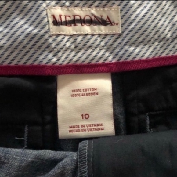 Merona  size 10 lightweight denim look shorts with pockets and give - Picture 2 of 4